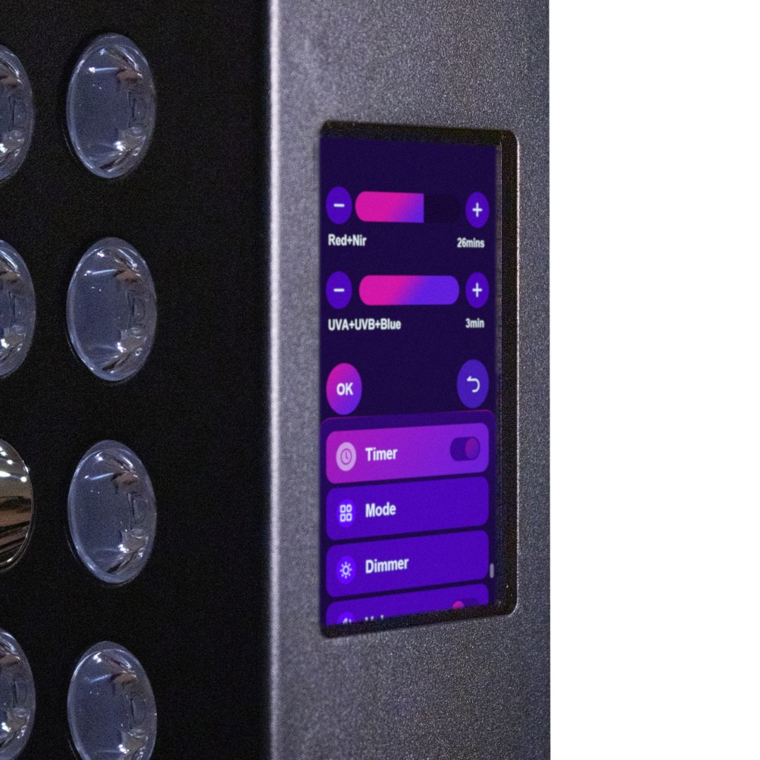 Ekran dotykowy infrapanelu Mitochondriak® z dwoma timerami ustawionymi przesunięciem palca: Red + NIR 26 minut i UVA + UVB + Blue 3 minuty